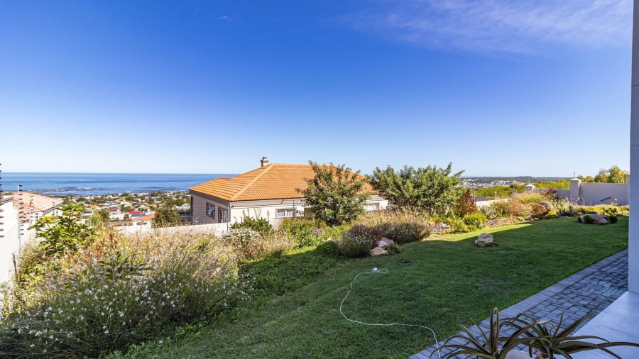 4 Bedroom Property for Sale in Berghof Western Cape